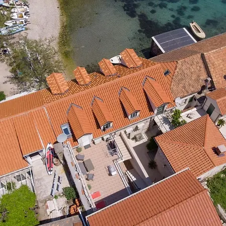 Emily * 萨度拉德